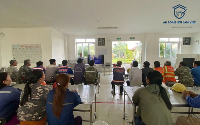 Quan trắc bụi và khí độc trong môi trường làm việc