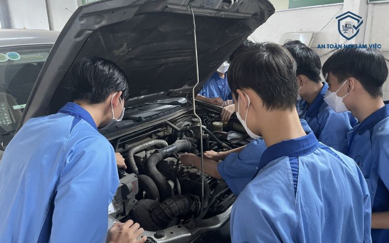 An toàn trong sửa chữa máy