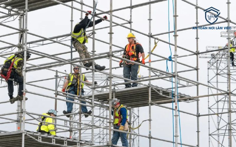 Nguy hiểm khi làm việc trên cao