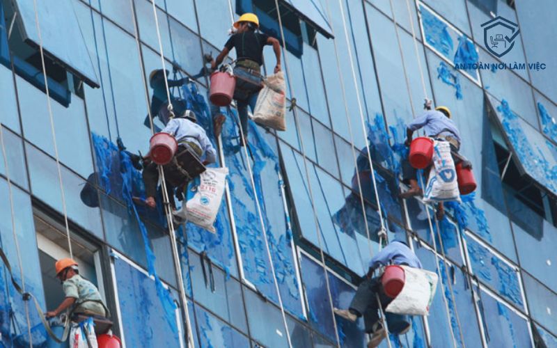 Nguy hiểm khi làm việc trên cao